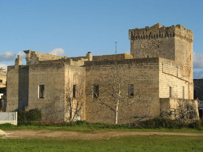Lucugnano - Prospetto laterale del castello degli Alfarano - Capece Lucugnano - Prospetto laterale del castello degli Alfarano - Capece